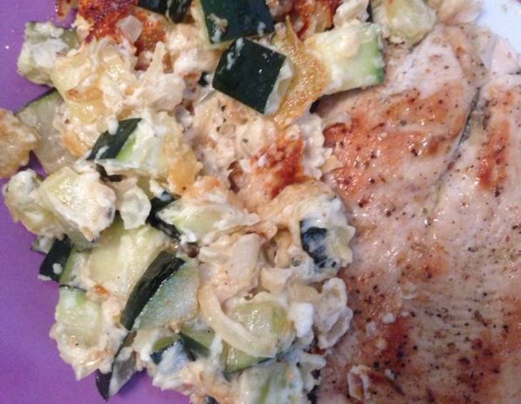 Zucchini-Schafskäsegemüse Zucchini-Schafskäsegemüse