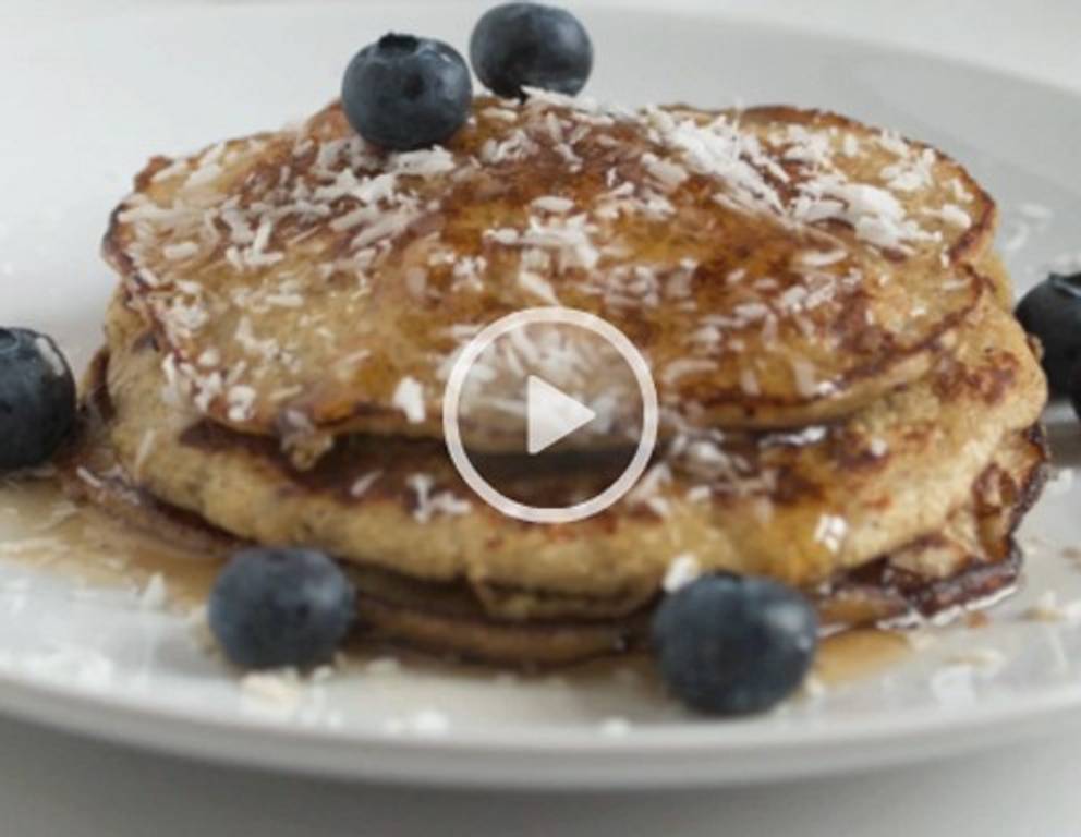 Bananen-Pancakes mit Heidelbeeren Bananen-Pancakes mit Heidelbeeren