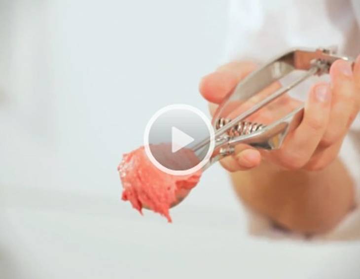 Wie mache ich Eis ohne Eismaschine?