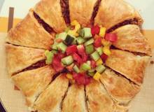 Teigkranz mit Faschiertem Teigkranz mit Faschiertem