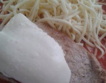 Kalbsschnitzel mit Paradeiser und Mozzarella Kalbsschnitzel mit Paradeiser und Mozzarella