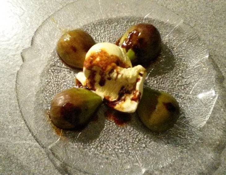Karamellisierte Feigen mit Vanilleeis Karamellisierte Feigen mit Vanilleeis