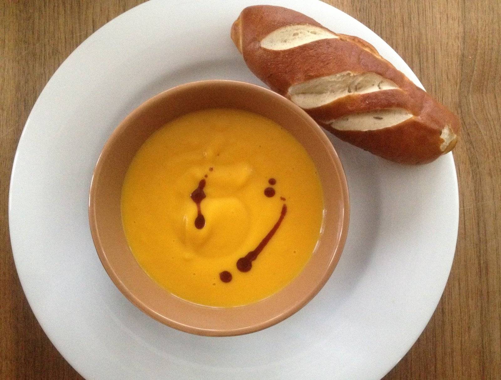 Kürbiscremesuppe Rezept - ichkoche.de Kürbiscremesuppe Rezept - ichkoche.de