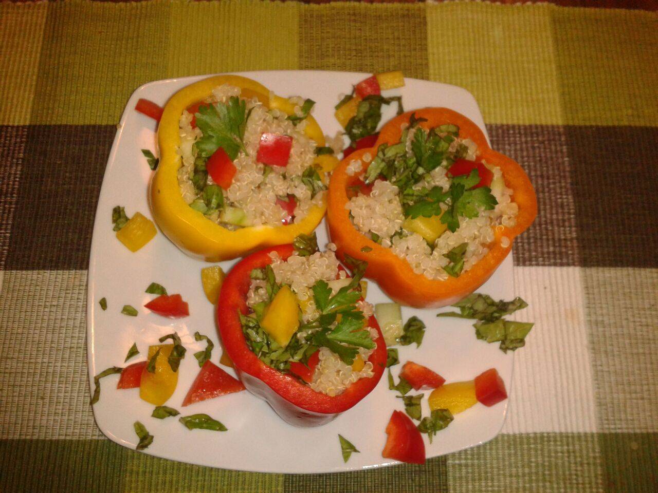 Gefüllte Paprika mit Quinoa Rezept - ichkoche.de