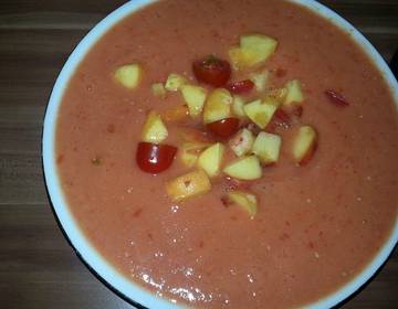 Pfirsich-Tomaten-Gazpacho Pfirsich-Tomaten-Gazpacho