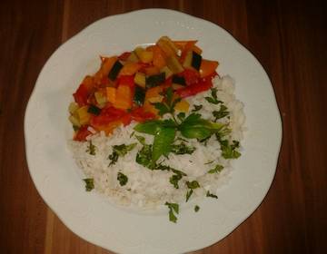 Reis mit Paprikagemüse Reis mit Paprikagemüse