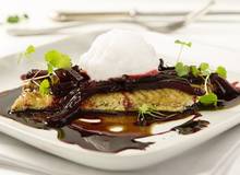 In Kernöl confiertes Saiblingsfilet mit roten Rüben In Kernöl confiertes Saiblingsfilet mit roten Rüben