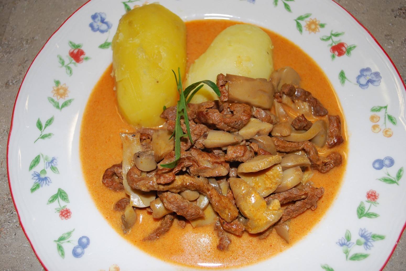 Rindergeschnetzeltes mit Champignons in Kokos-Ingwersoße Rezept ...