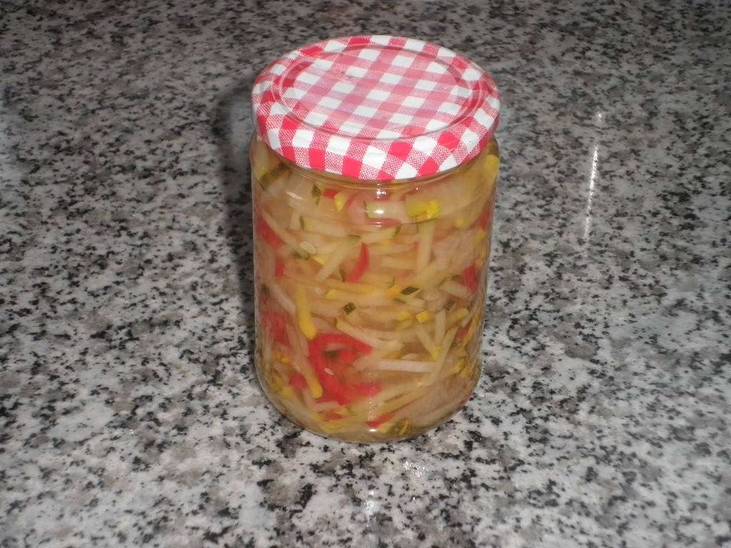 Eingemachter Zucchinisalat Rezept - ichkoche.de