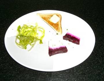 Rote Rüben-Meerrettich-Obers-Terrine Rote Rüben-Meerrettich-Obers-Terrine