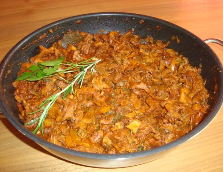 Eierschwammerlgulasch Eierschwammerlgulasch