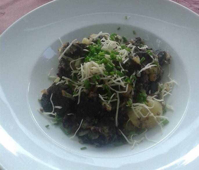 Blunzengröstl mit Speck-Krautsalat Rezept - ichkoche.at