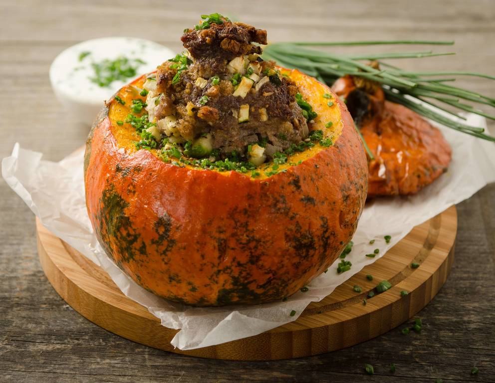 Gefüllter Kürbis mit Faschiertem Gefüllter Kürbis mit Faschiertem