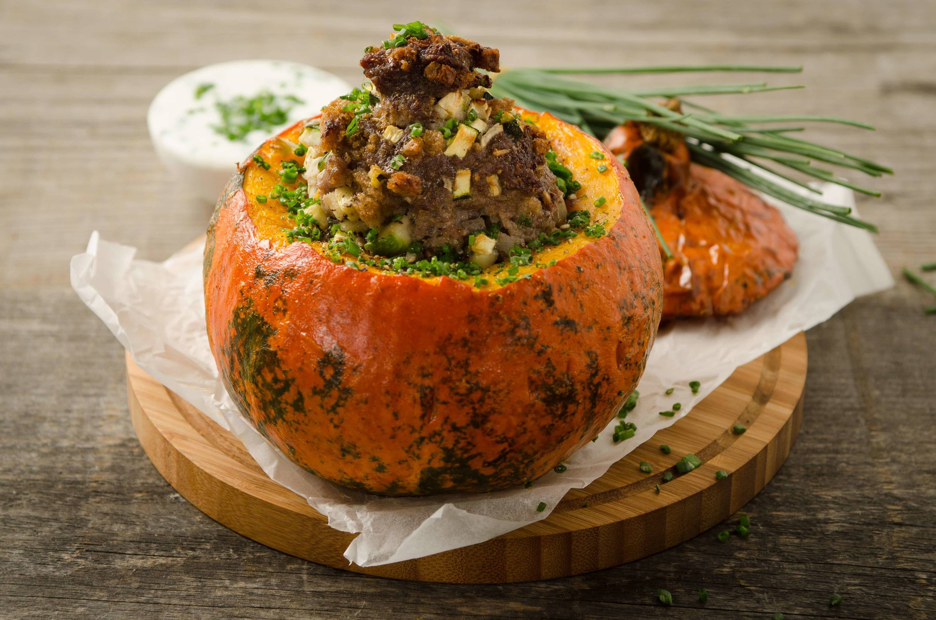 Gefüllter Kürbis mit Faschiertem Rezept - ichkoche.de Gefüllter Kürbis mit Faschiertem Rezept - ichkoche.de