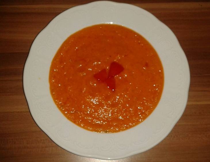 Tomaten-Paprika-Schaumsuppe Tomaten-Paprika-Schaumsuppe
