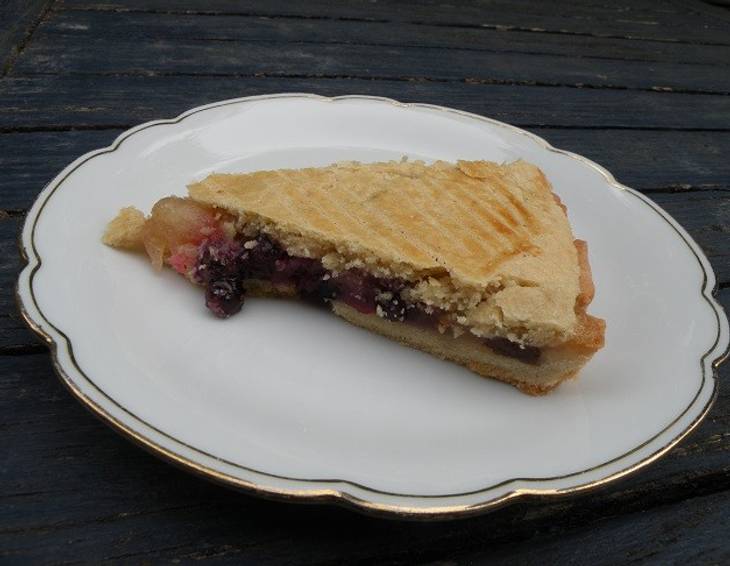 Gedeckter Apfel-Heidelbeer-Kuchen Gedeckter Apfel-Heidelbeer-Kuchen