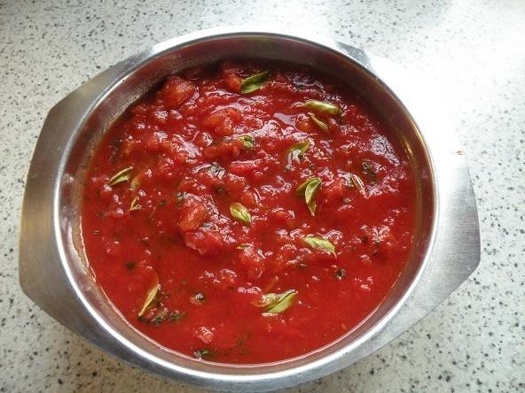 Scharfe Tomatensauce Rezept - ichkoche.de Scharfe Tomatensauce Rezept - ichkoche.de