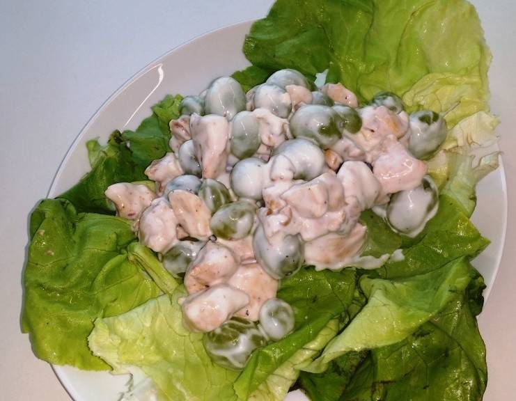 Schlanker Hühnersalat mit Trauben