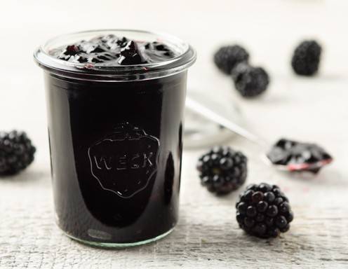 Samtige Brombeermarmelade ohne Kerne - ichkoche.at Samtige Brombeermarmelade ohne Kerne - ichkoche.at