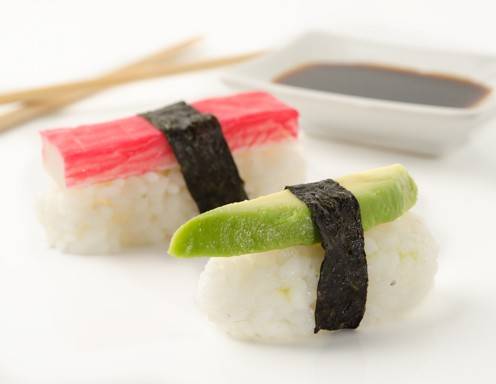 Sushi mit Avocado und Surimi Rezept