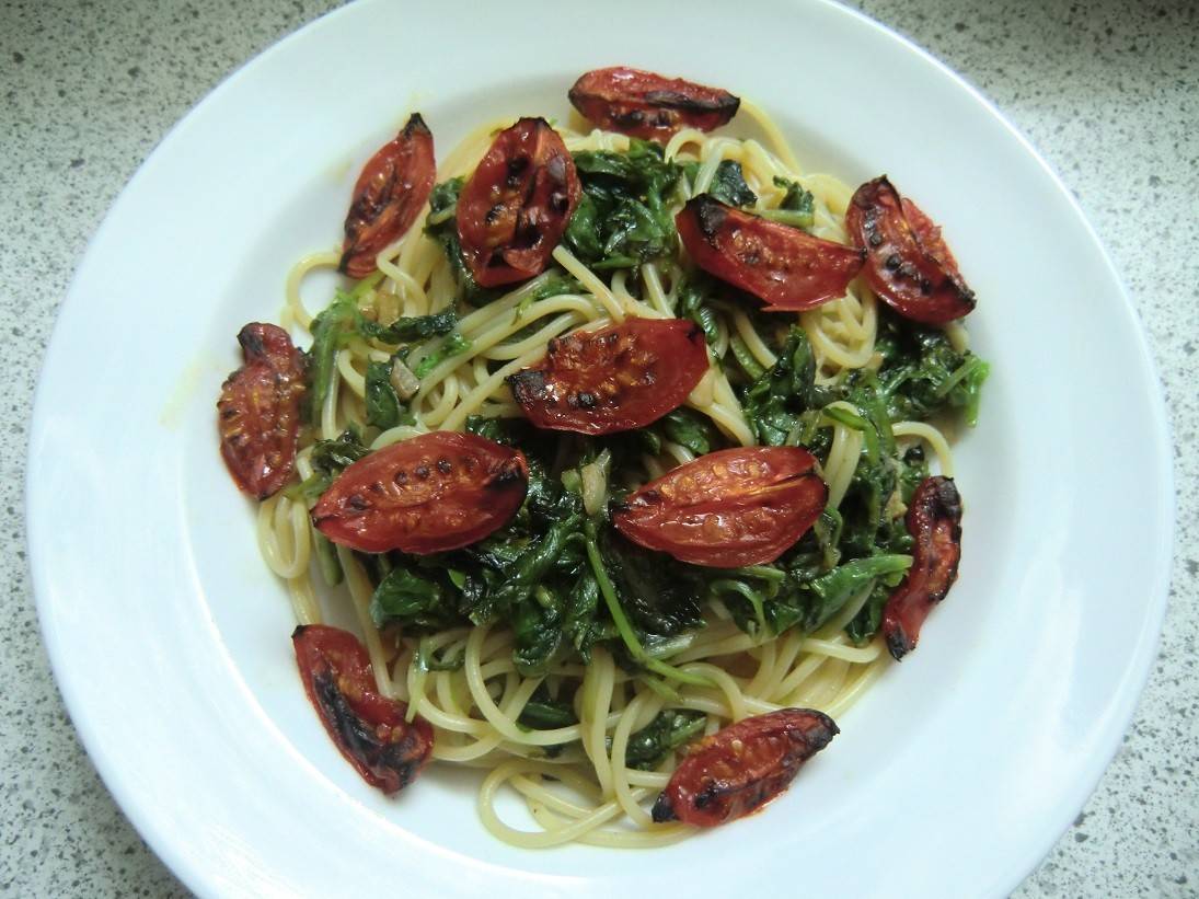 Salatnudeln mit gegrillten Tomaten Rezept - ichkoche.at Salatnudeln mit gegrillten Tomaten Rezept - ichkoche.at