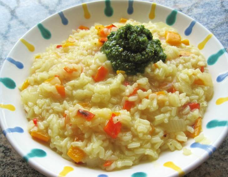 Paprikarisotto mit Pistazien-Petersil-Pesto