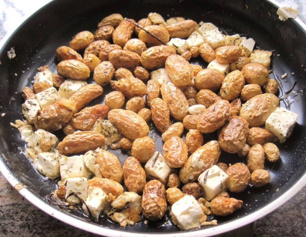 Gebratetene Minikartoffeln mit Feta Gebratetene Minikartoffeln mit Feta