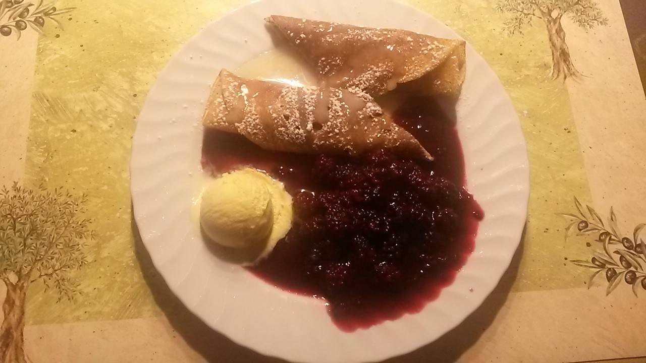 Palatschinken mit Brombeersauce Rezept - ichkoche.de Palatschinken mit Brombeersauce Rezept - ichkoche.de