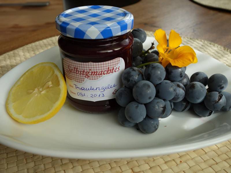 Isabellatraubengelee mit Rosmarin Rezept - ichkoche.de Isabellatraubengelee mit Rosmarin Rezept - ichkoche.de