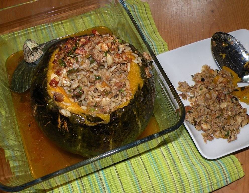 Gefüllter Kürbis mit Paradeisersauce Gefüllter Kürbis mit Paradeisersauce