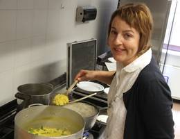 Wir durftenin der Riso Gallo Küche zusammen mit Chefkoch Daniele mitkochen! Wir durftenin der Riso Gallo Küche zusammen mit Chefkoch Daniele mitkochen!