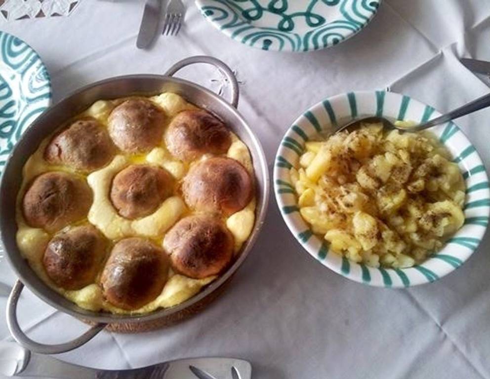 Überbackene Speckknödel Überbackene Speckknödel