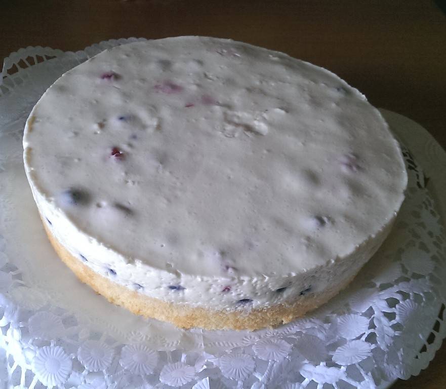 Topfen-Joghurttorte mit Beeren