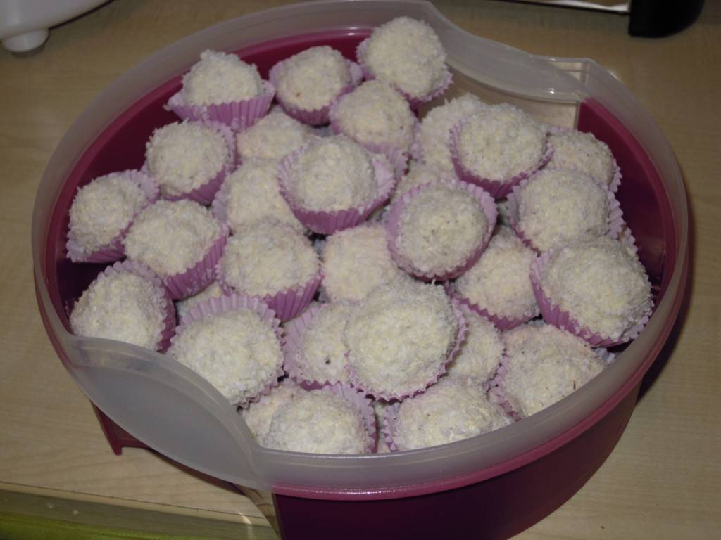 Raffaello-Schnitten Rezept - ichkoche.de Raffaello-Schnitten Rezept - ichkoche.de