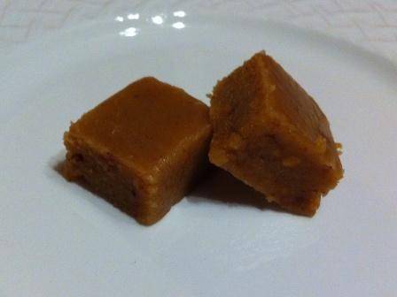 Einfaches Erdnussbutter-Fudge Rezept - ichkoche.de Einfaches Erdnussbutter-Fudge Rezept - ichkoche.de