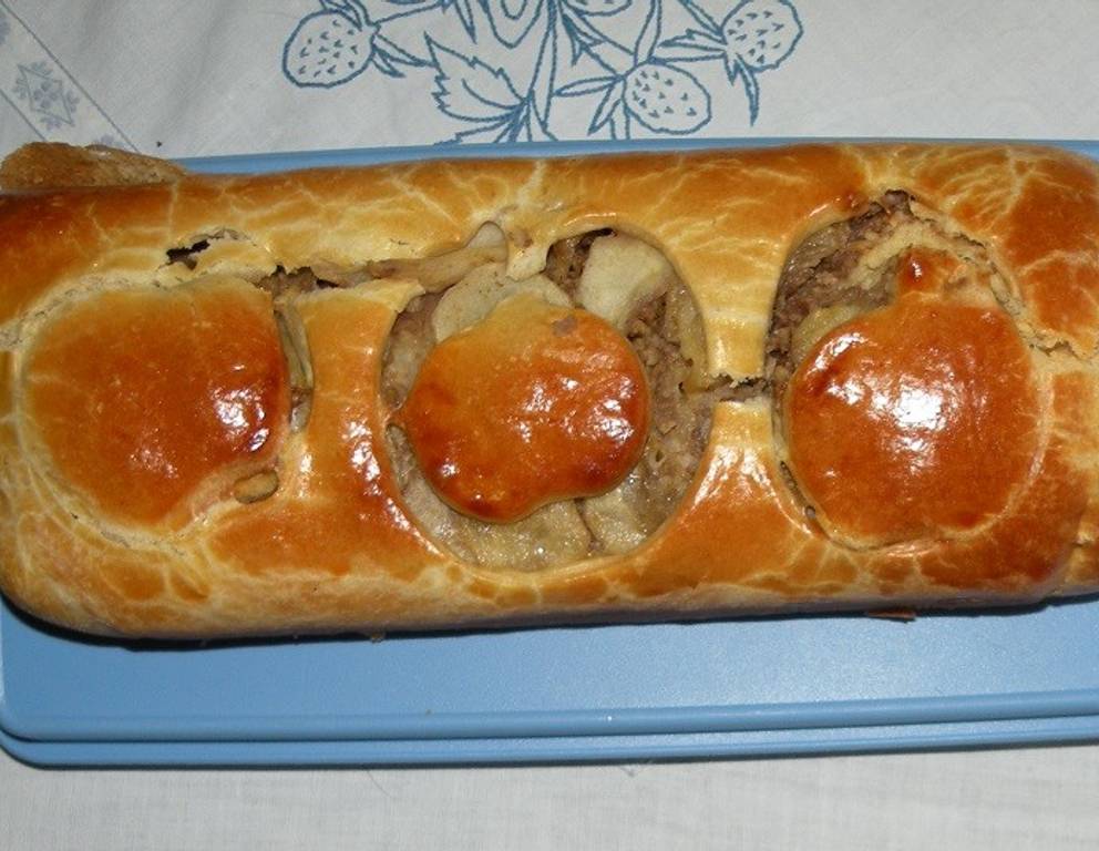 Germteig-Apfelkuchen Germteig-Apfelkuchen