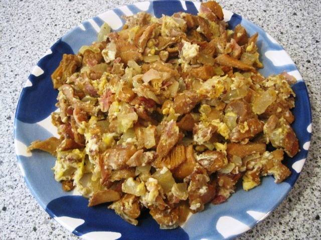 Eierschwammerl mit Speck und Ei