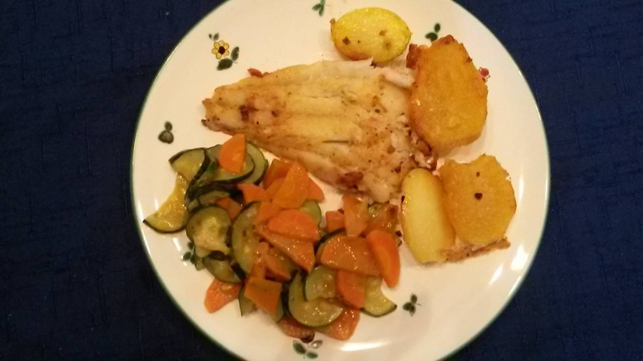 Kabeljau mit Zucchini-Karottengemüse Rezept - ichkoche.de Kabeljau mit Zucchini-Karottengemüse Rezept - ichkoche.de