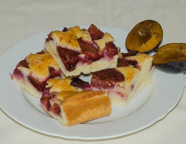 Zwetschkenkuchen vom Blech Zwetschkenkuchen vom Blech