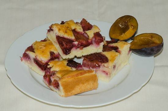 Zwetschkenkuchen vom Blech Rezept - ichkoche.de Zwetschkenkuchen vom Blech Rezept - ichkoche.de