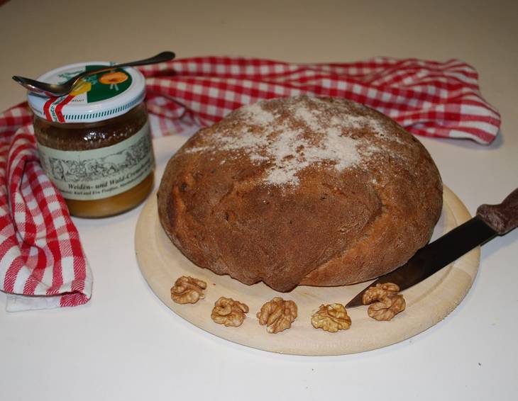 Gewürzbrot mit Honig und Muskat