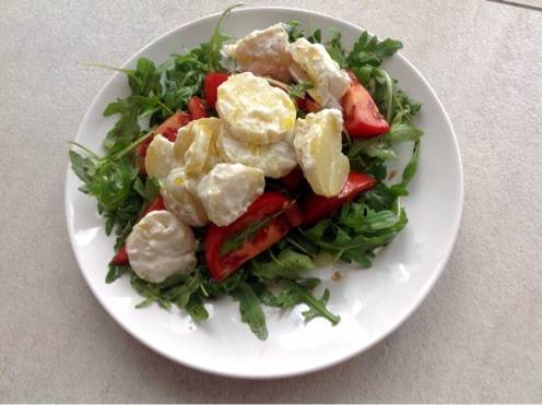 Rucolasalat mit Leinöl-Kartoffelscheiben