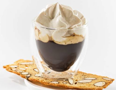 Amaretto-Schlagobers-Topping