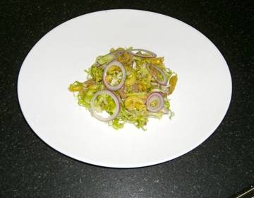 Lauwarmer Nudelsalat mit Thunfischsoße Lauwarmer Nudelsalat mit Thunfischsoße