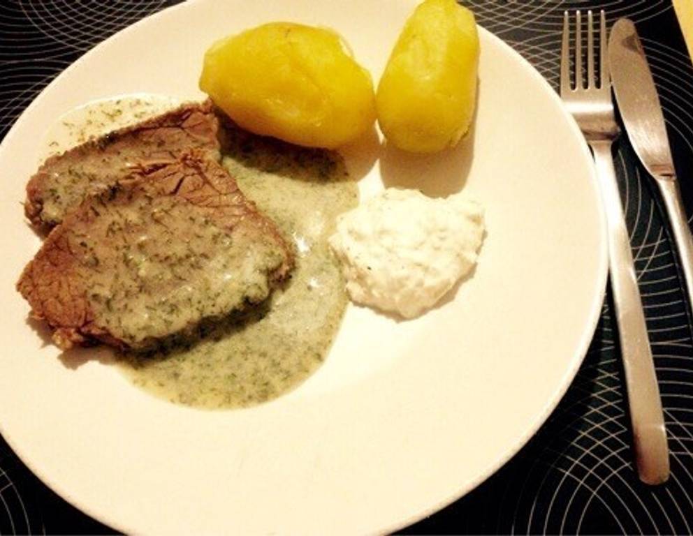 Tafelspitz mit Dillsauce und Kartoffeln Tafelspitz mit Dillsauce und Kartoffeln