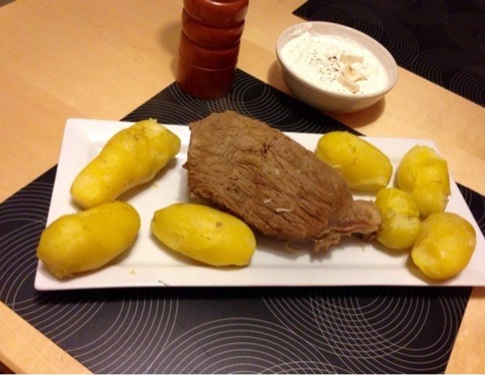 Tafelspitz (Grundrezept für Altwiener Siedefleisch) Tafelspitz (Grundrezept für Altwiener Siedefleisch)