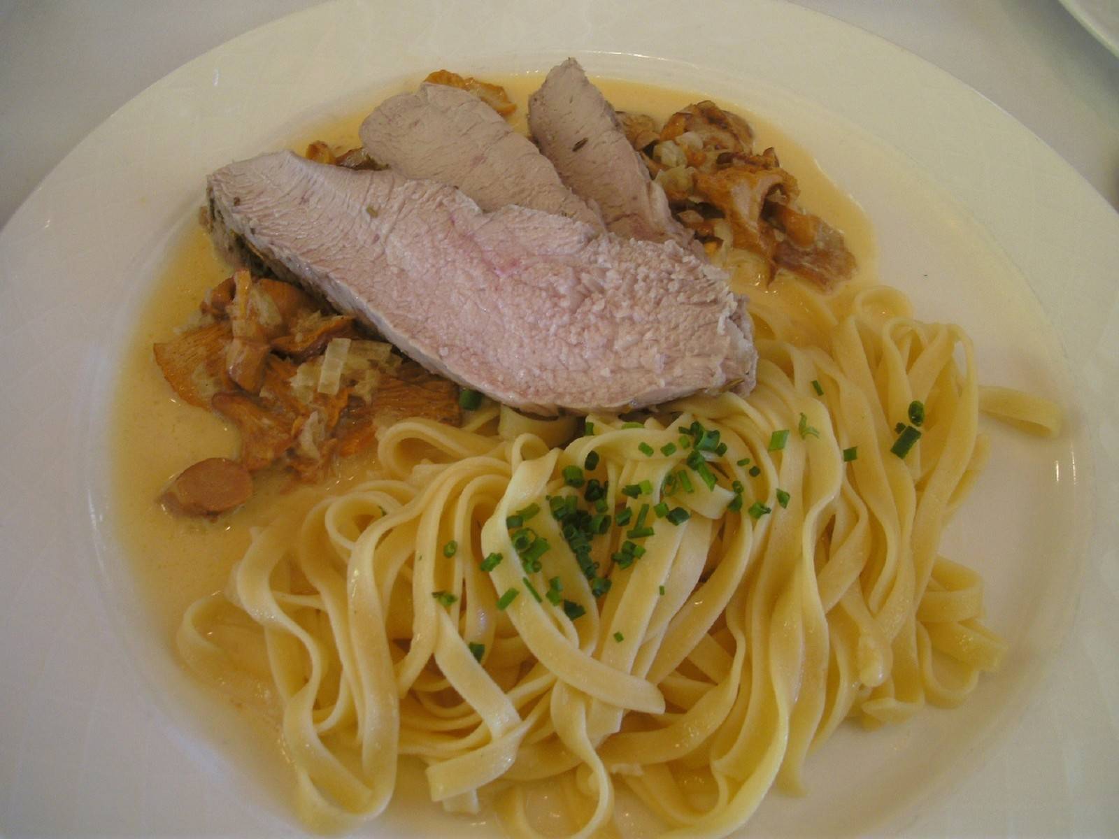 Geschmorter Kalbstafelspitz mit Eierschwammerl