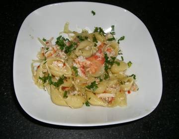 Muschelnudeln mit Krebsfleisch Muschelnudeln mit Krebsfleisch