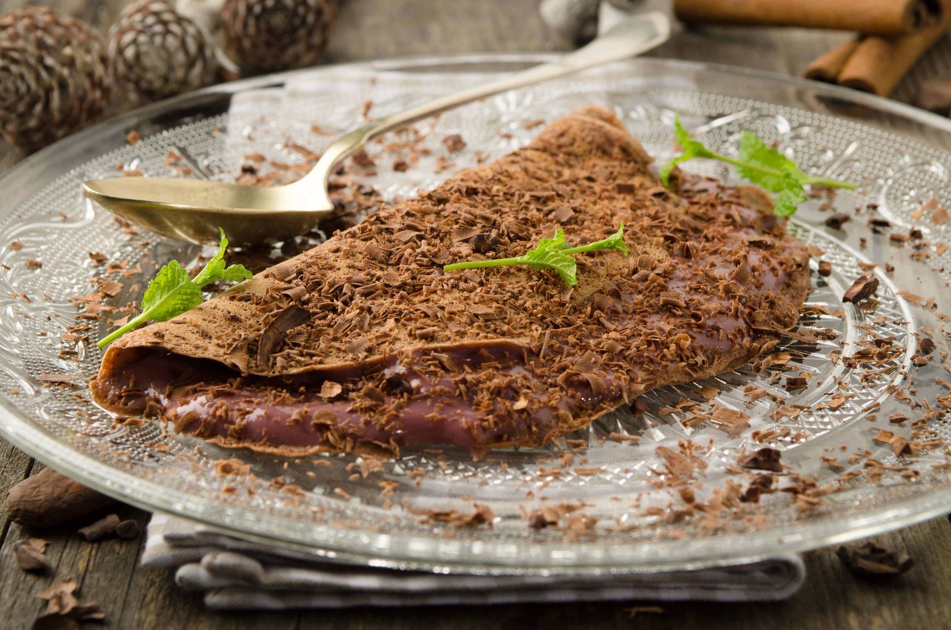 Kakao-Palatschinken mit Punsch-Topfencreme Rezept