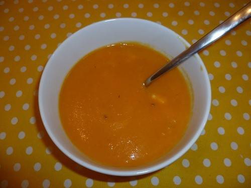 Karottensuppe mit Schmelzkäse